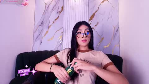 Snapshot of mhia_kate chatting on May 2026 12:10:01 PM Mhia Kate online show from May 2026 12:10:01 PM