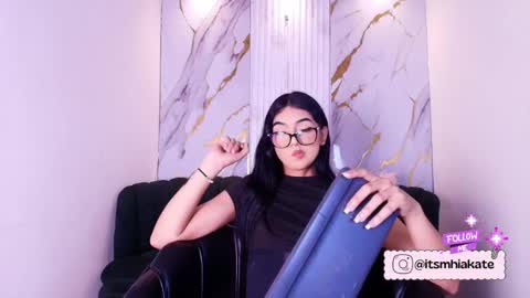 Snapshot of mhia_kate chatting on May 2026 12:13:02 PM Mhia Kate online show from May 2026 12:13:02 PM