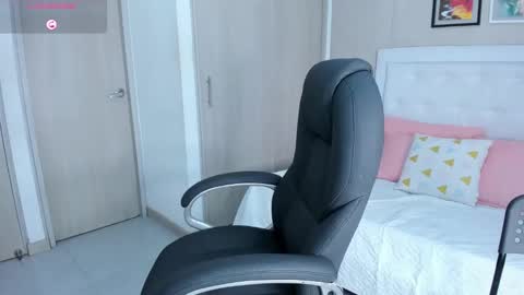 Mhonika online show from October 2025 12:25:02 PM