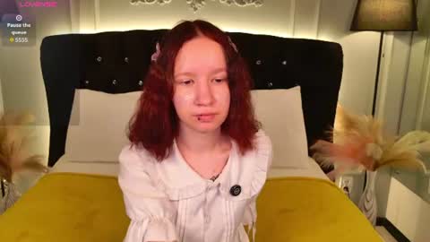 Snapshot of mi_mi_mia chatting on July 2026 06:23:01 PM Mia online show from July 2026 06:23:01 PM