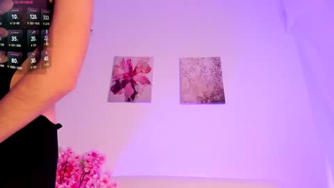 Mia online show from May 2026 05:42:02 PM