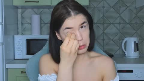 Mia online show from March 2025 02:18:02 AM