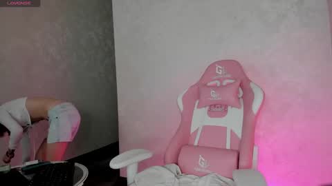 Snapshot of mia__caprice chatting on December 2024 01:04:02 AM Mia GMT7 Mon Tue Wen Thur 1000am-0300pm Sat 0300am-0900am online show from December 2024 01:04:02 AM