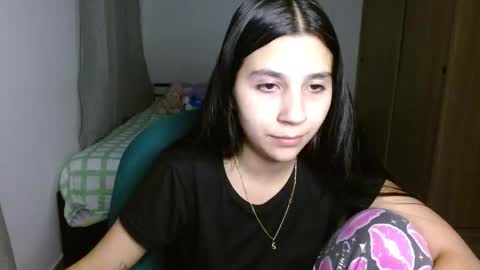 Mia online show from September 2025 02:02:01 AM