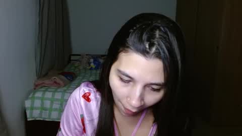 Mia online show from October 2025 12:11:02 AM