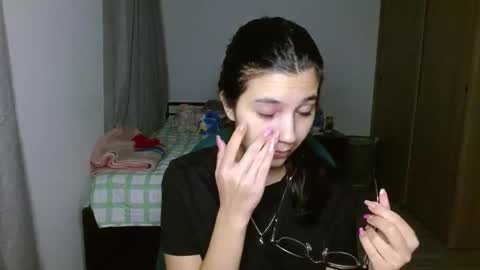Mia online show from October 2025 01:39:02 AM
