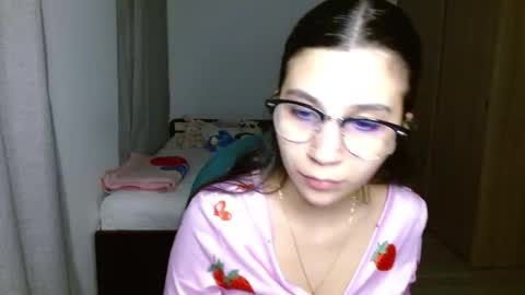 Mia online show from November 2025 02:23:01 AM