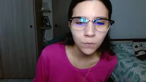 Mia online show from December 2025 02:42:01 AM