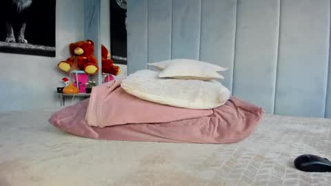 Mia  Milan online show from March 2025 05:20:02 AM