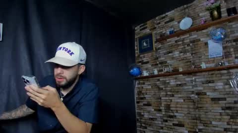 Snapshot of mia_and_vincentt chatting on October 2025 04:26:01 AM Mia and vincentt model indepent online show from October 2025 04:26:01 AM