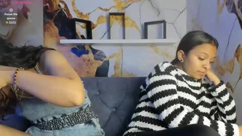 Mia online show from January 2026 07:11:01 PM