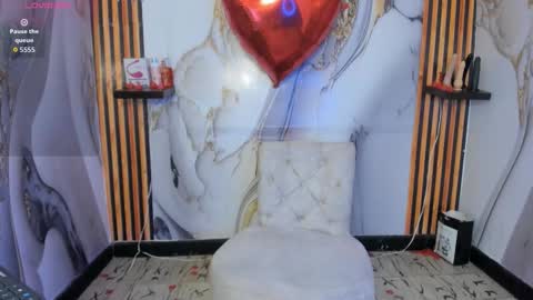 Mia online show from February 2026 12:45:02 PM