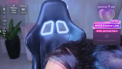 Mia  online show from May 2026 01:07:02 PM