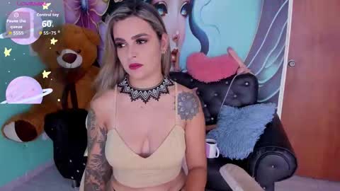 Mia online show from February 2026 07:23:02 PM