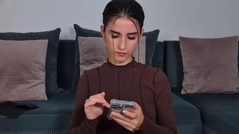 Snapshot of mia_carter99 chatting on November 2025 09:46:02 PM Freya Allen online show from November 2025 09:46:02 PM