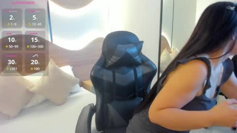 M I A  online show from November 2025 02:34:02 AM