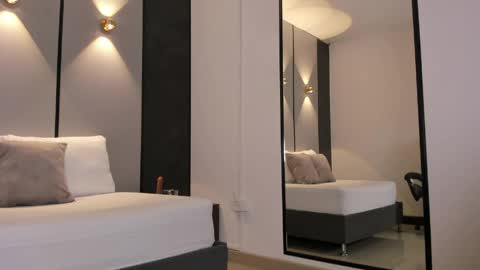 Snapshot of mia_collins96 chatting on April 2026 02:39:01 AM M I A online show from April 2026 02:39:01 AM