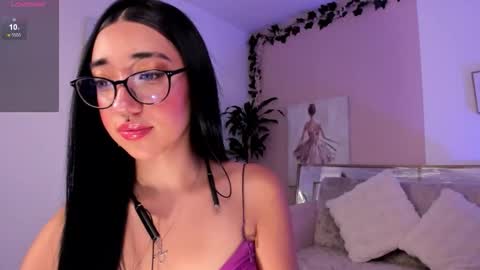 Snapshot of mia_corner chatting on November 2025 08:44:01 PM mia_corner online show from November 2025 08:44:01 PM