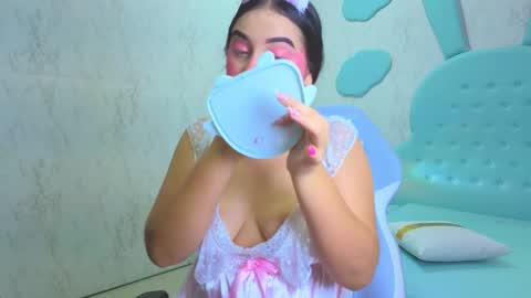 Mia Cuttee online show from November 2025 03:17:02 AM