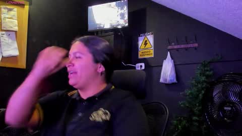 Mia daniela  online show from November 2025 05:07:02 AM