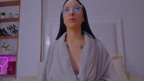 Sarah Luna online show from March 2025 12:32:02 PM