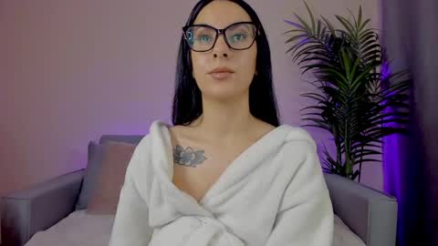Sarah Luna online show from April 2026 11:24:01 AM
