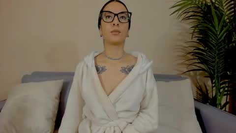 Sarah Luna online show from May 2026 12:54:01 PM