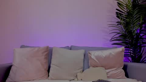 Sarah Luna online show from May 2026 12:11:01 PM