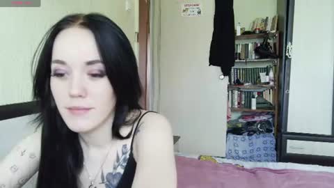 Mia and Jenny online show from August 2026 10:10:01 AM