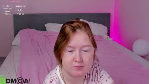 Mia online show from November 2025 03:15:01 AM