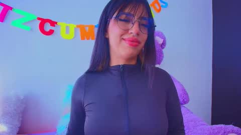 Snapshot of mia_flames chatting on November 2025 03:25:02 PM Mia flames online show from November 2025 03:25:02 PM