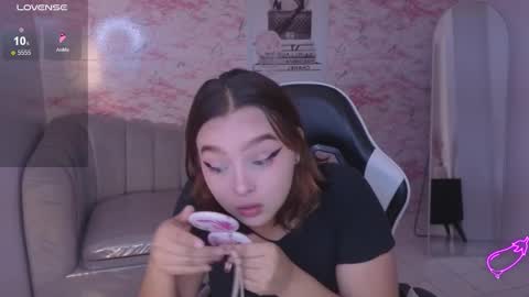 Snapshot of mia_foster_t chatting on March 2026 01:18:01 PM Mia online show from March 2026 01:18:01 PM