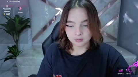 Snapshot of mia_foster_t chatting on March 2026 01:04:02 PM Mia online show from March 2026 01:04:02 PM