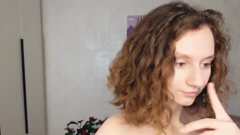 Mia  online show from January 2025 03:57:02 PM