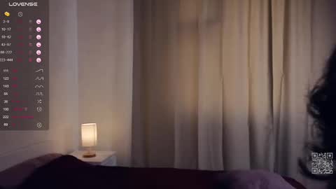 Mia  online show from March 2025 12:04:02 PM