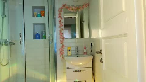 Snapshot of mia_g_ chatting on February 2025 08:47:02 AM Mia online show from February 2025 08:47:02 AM