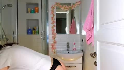 Snapshot of mia_g_ chatting on March 2025 05:32:01 AM Mia online show from March 2025 05:32:01 AM