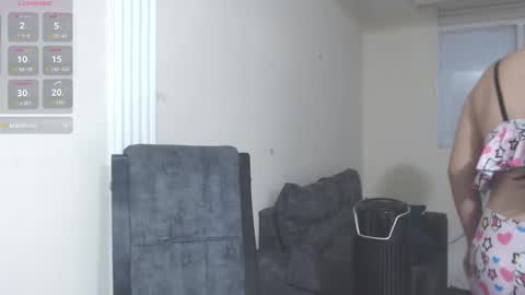 Snapshot of mia_girl07 chatting on February 2026 09:55:02 PM ZOE online show from February 2026 09:55:02 PM