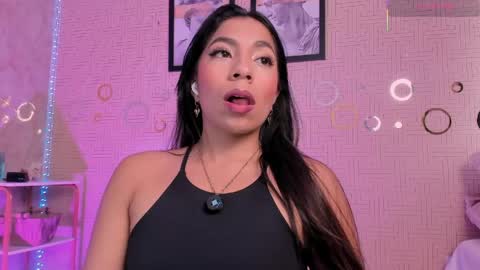 Mia online show from May 2026 08:27:02 PM