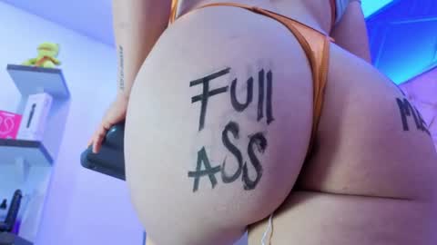 Mia online show from May 2026 01:05:02 PM