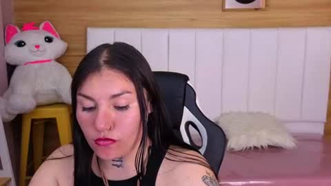 Mia  online show from June 2026 11:20:01 PM
