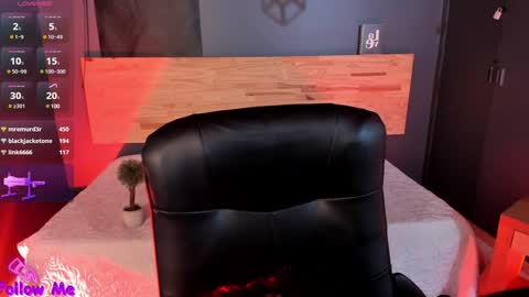 Val  online show from December 2024 06:13:01 PM