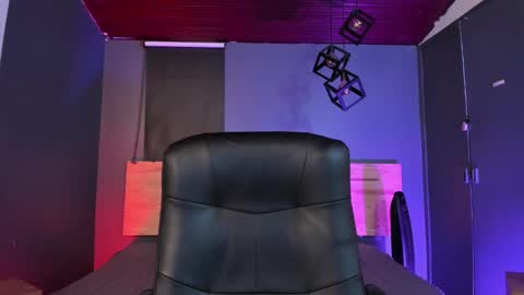 Val  online show from February 2025 08:31:02 PM