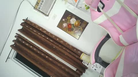 Snapshot of mia_kiss_lashes chatting on February 2026 01:58:01 PM Your Pretty Petite Mia online show from February 2026 01:58:01 PM