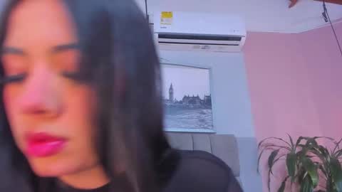 Snapshot of mia_kisses2 chatting on December 2025 10:17:02 PM Mia online show from December 2025 10:17:02 PM