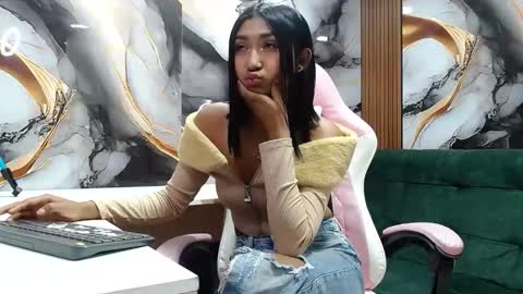Mia.  online show from May 2026 10:53:01 AM