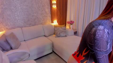 Mia Lane online show from December 2025 11:36:02 AM