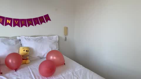 Snapshot of mia_lehn chatting on January 2026 01:26:01 PM MIA online show from January 2026 01:26:01 PM