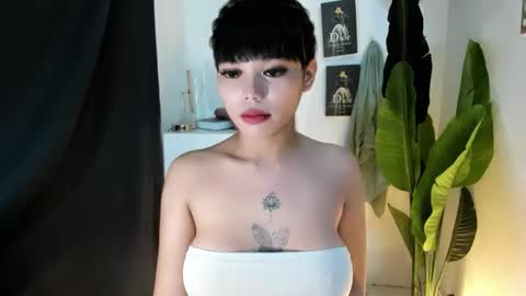 M I A online show from May 2026 05:45:02 PM