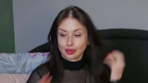 Snapshot of mia_lovi chatting on March 2025 09:29:02 AM mia_lovi online show from March 2025 09:29:02 AM